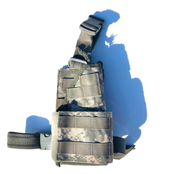 UH-92F-MS-UCA Eagle
Industries Molle Universal 92F
Holster Nsn 1095-01-541-1514 - Picture 3 of 12